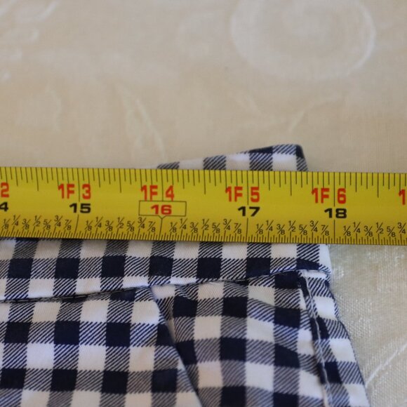 Old Navy Women's Everyday Short Size 12 - Picture 7 of 9